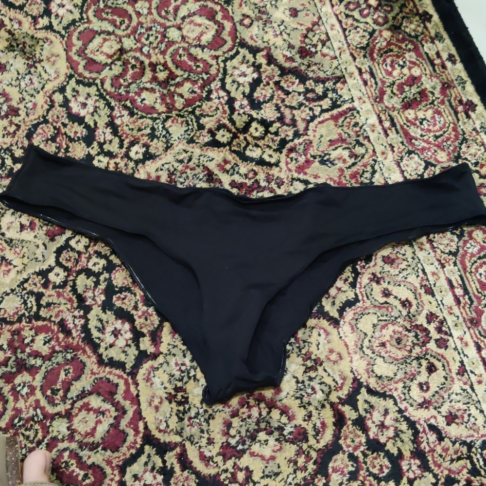 COPY - Rip curl scrunch bottoms black